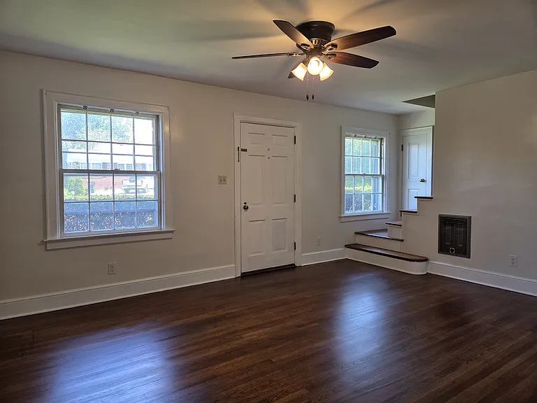 360 Jefferson Dr — Photo 2