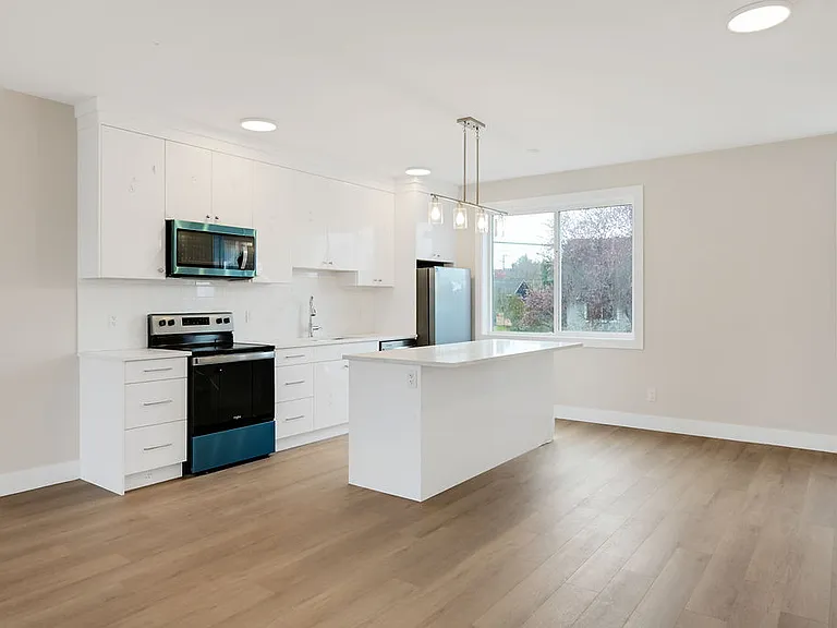 710 Catherine St — Photo 54