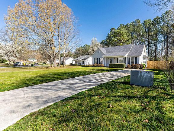 2nd image of 18 Old Tree Ct