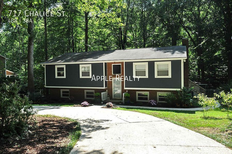 1st image of 717 Chalice St