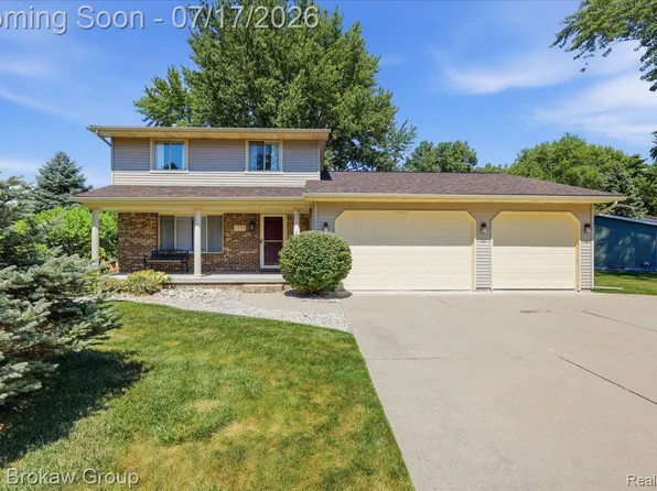 7393 New Hampshire Dr, Davison, MI 48423