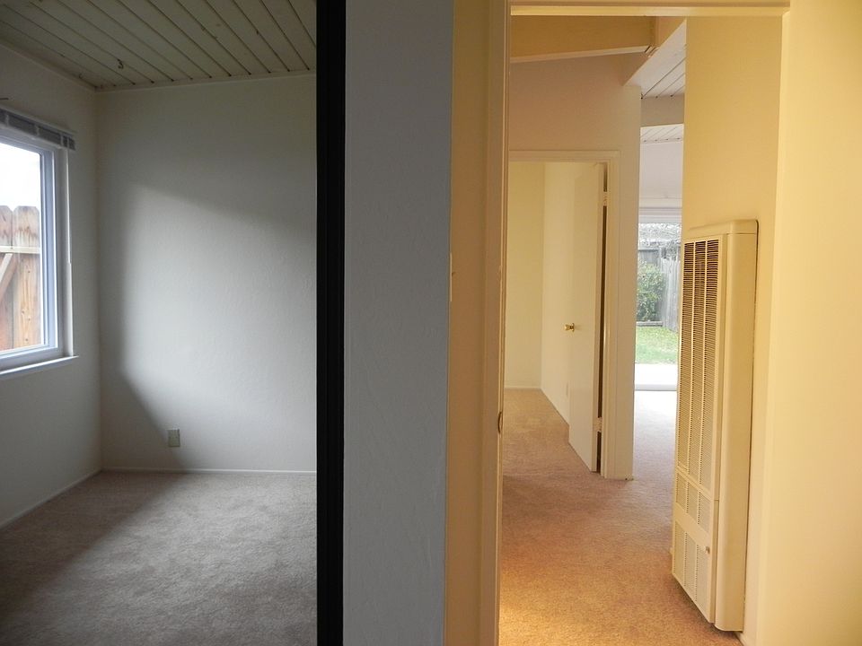 2nd image of 4527 Overend Ave