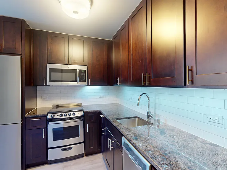 237 E 34th St #1506 — Photo 7