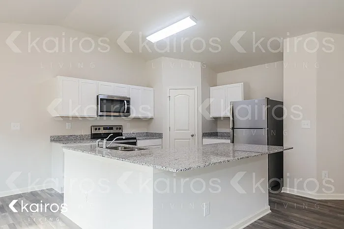 1699 Amberlight Cir — Photo 2