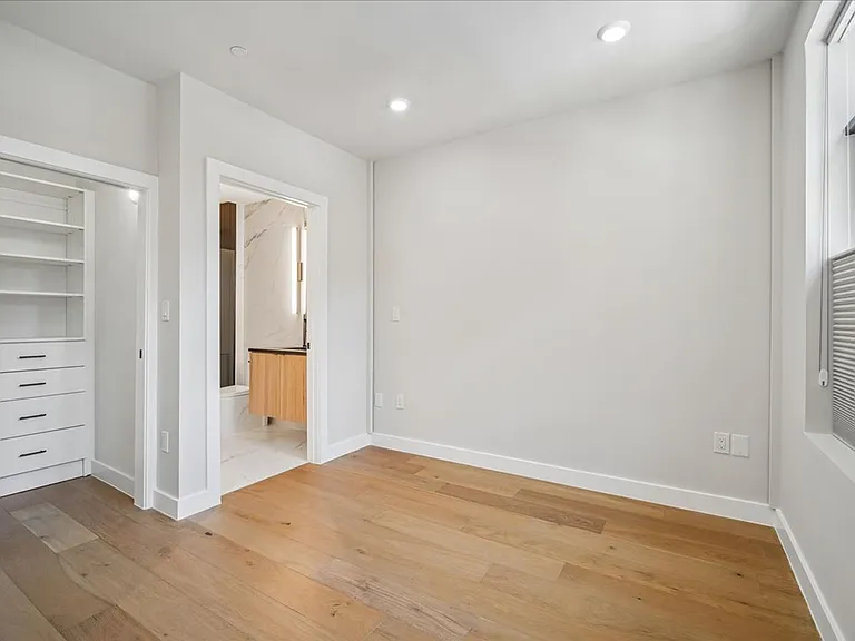 1208 M St NW #22 — Photo 16