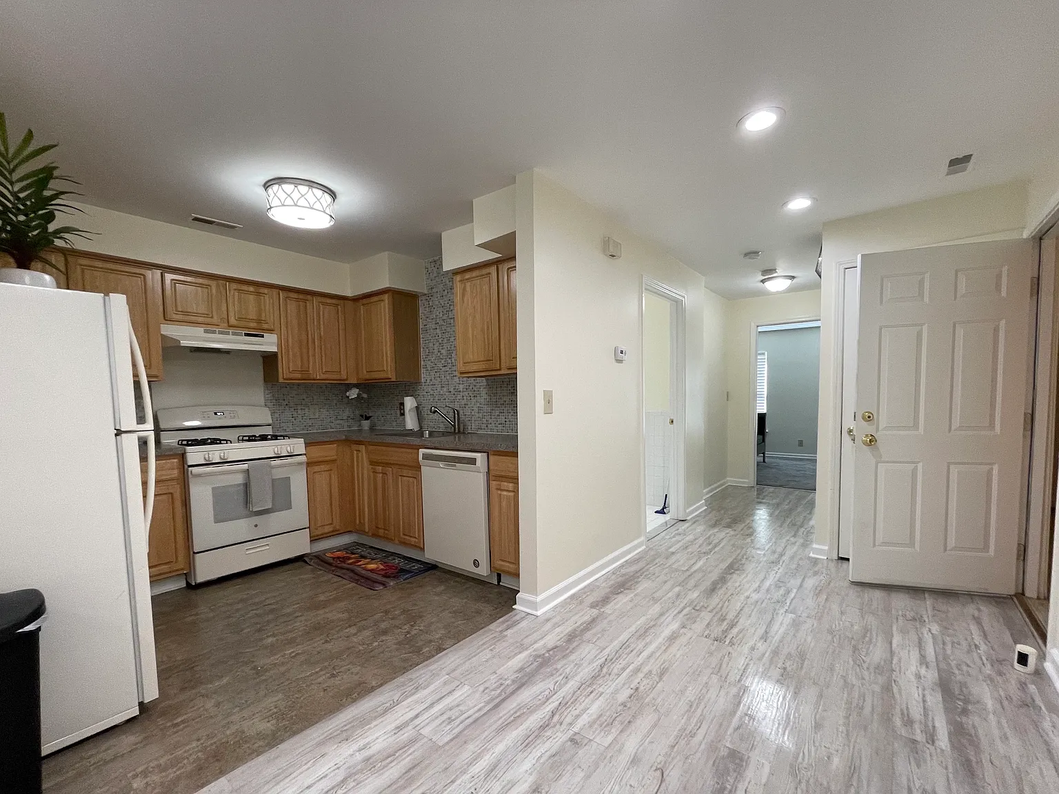 1 bed, 800 sqft, $1,800 — Photo 4