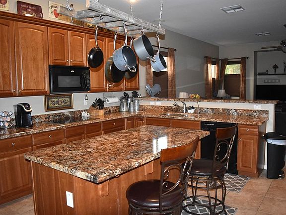 5th image of 676 W Delray Dr