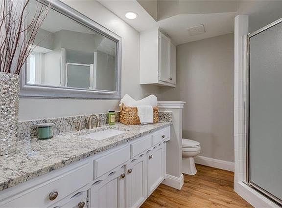 4th image of 2413 Creekcove Dr