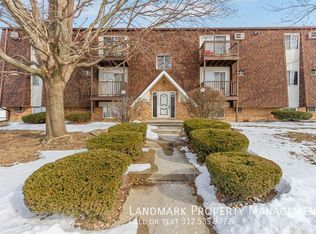 1530 Pioneer Rd APT 4, Crest Hill, IL 60403