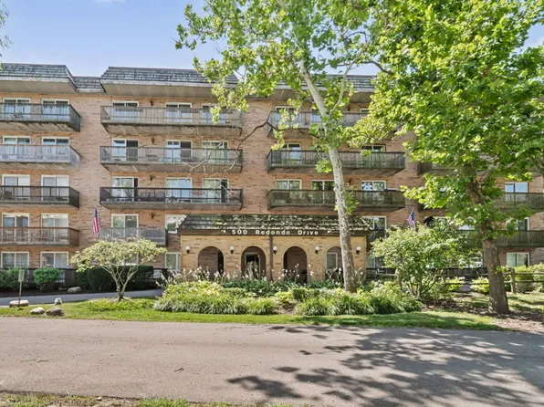 500 Redondo Dr APT 205, Downers Grove, IL 60516