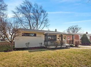 31649 Wyoming St, Livonia, MI 48150