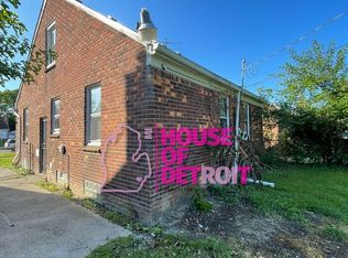 11817 Beaconsfield St, Grosse Pointe, MI 48224