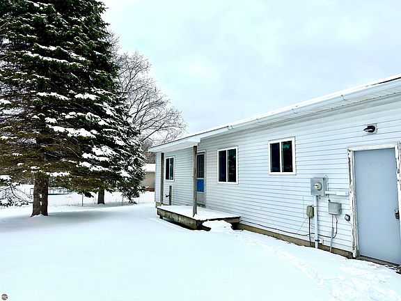 3rd image of 315 Kuhn Dr
