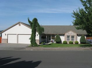 947 SE Dogwood Ln, Gresham, OR 97080