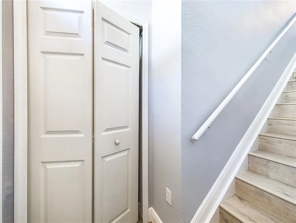 2 bed, 2.0 bath, 1321 sqft, $2,700 — Photo 3