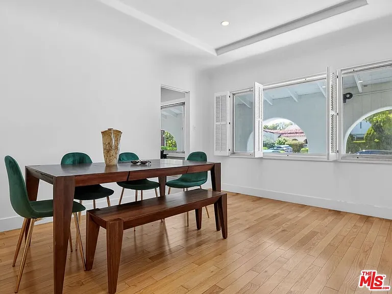 352 S Wetherly Dr — Photo 3