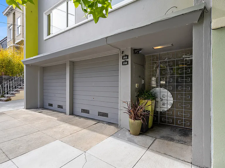 210 29th St — Photo 35