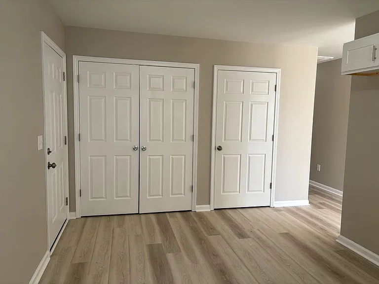215 Paramount St — Photo 5