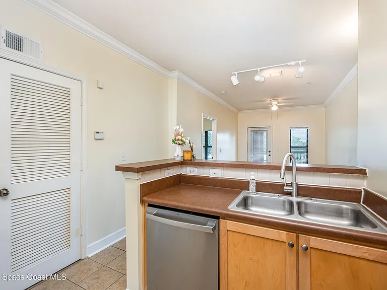 6470 Borasco Dr #2102 — Photo 8