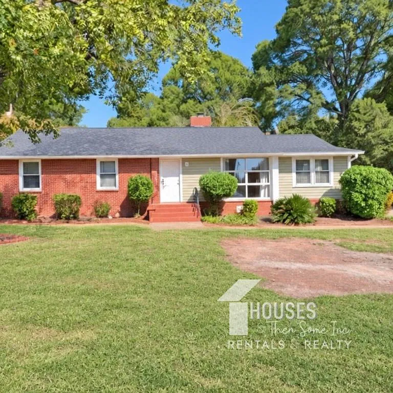 809 Wilson St — Photo 1