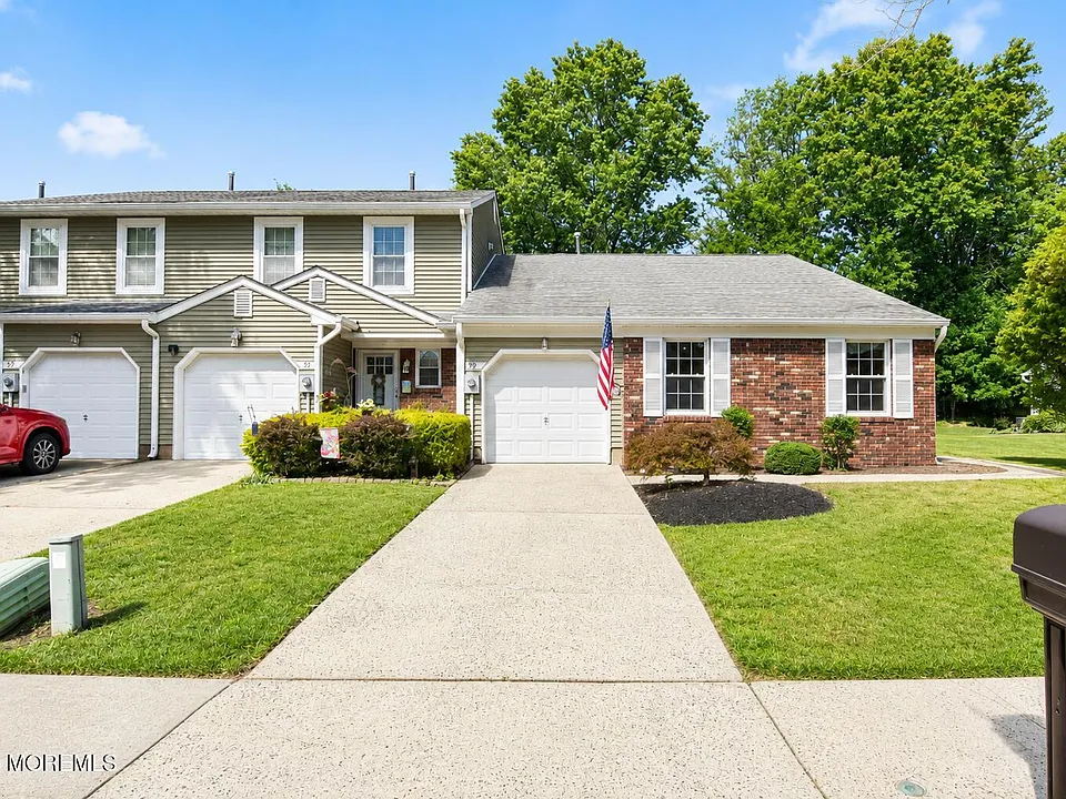 99 Oak Ln