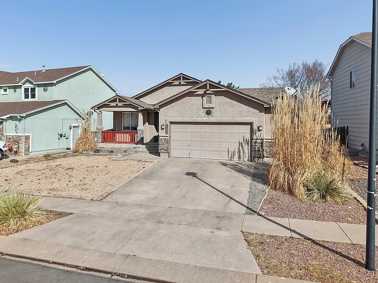 4910 Hawk Meadow Dr — Photo 1