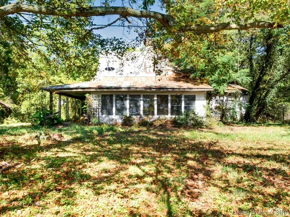 4623 S Hardinsburg Livonia Road, Campbellsburg, IN 47108