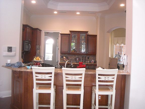 4th image of 123 Squirrel Ln