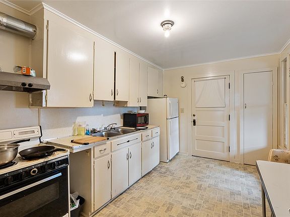 3rd image of 1 Seneca Ave