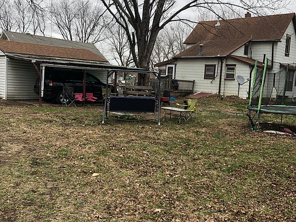 One car garage and car port
