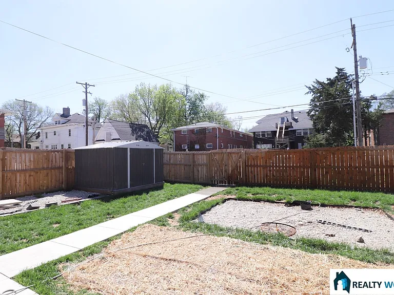 1619-1623 D Street — Photo 13
