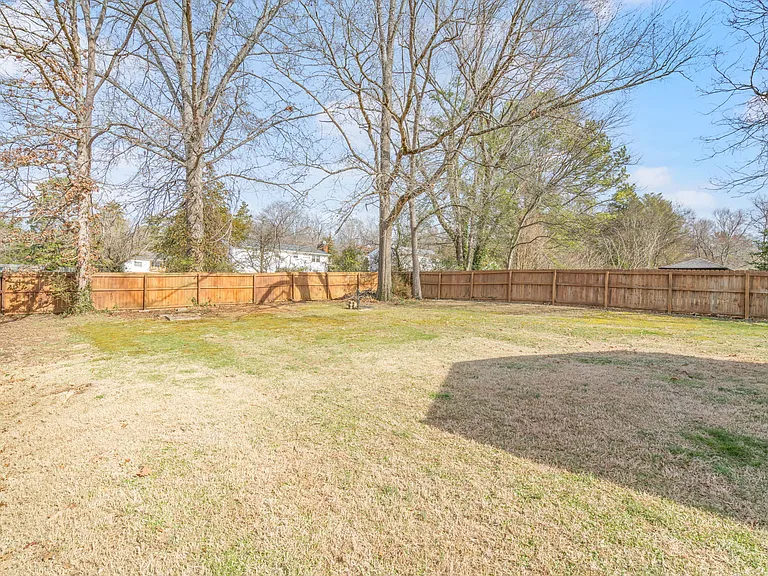 331 Sarvis Dr — Photo 42