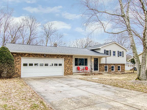 2nd image of 4531 Cloverleaf Dr SE