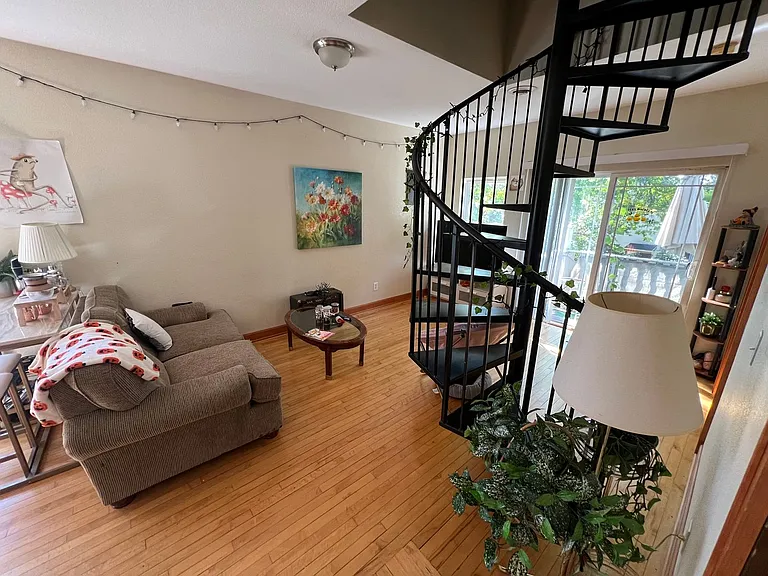 2632 N Bartlett Ave — Photo 2