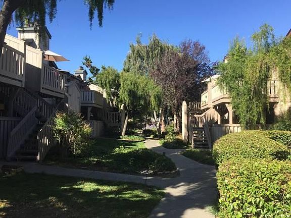 4th image of 445 Coyote Creek Cir