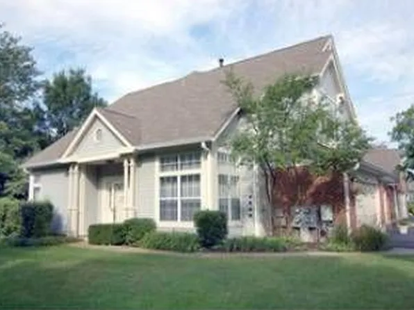 30W041 Penny Ln Unit F, Warrenville, IL 60555