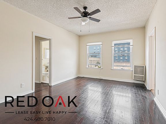 4th image of 835 1/4 S Oxford Ave #208