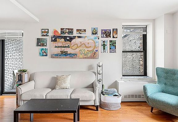4th image of 201 W 74th St APT 9C
