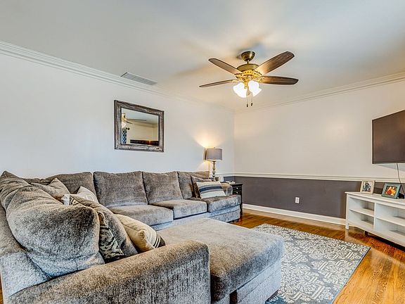 4th image of 3834 Bowlds Ct