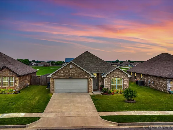 27612 E 109th Pl S, Coweta, OK 74429