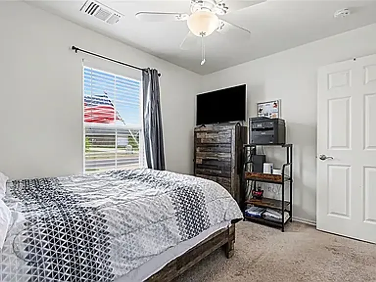 2344 Roca Dr — Photo 17