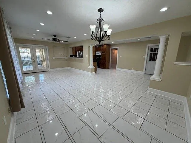 402 Dunwick Ln — Photo 11