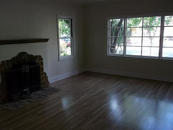 3rd image of 126 Clayton Ave