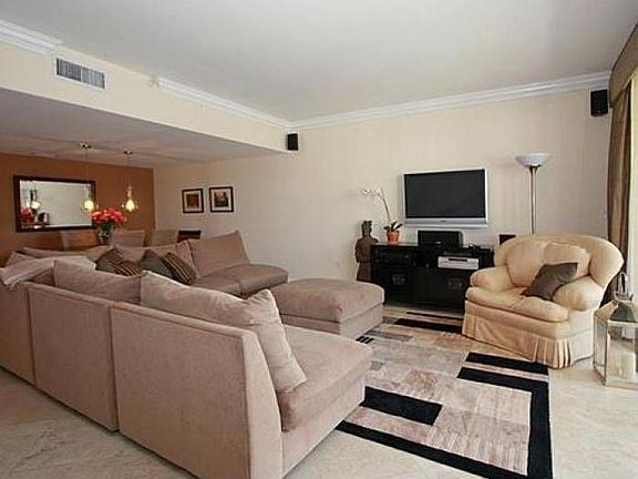 4th image of 377 Poinciana Island Dr