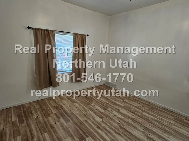 963 Rushton St — Photo 8