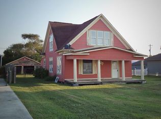 406 W Bay Ave, Seadrift, TX 77983