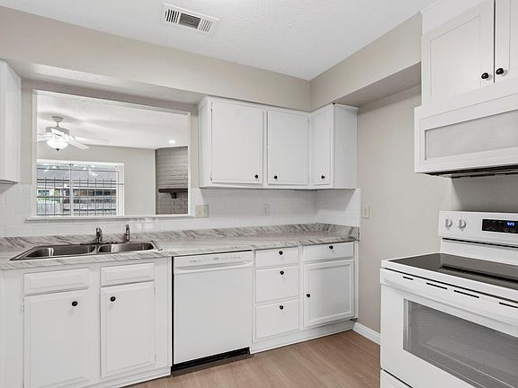 2nd image of 6907 Chasewood Dr