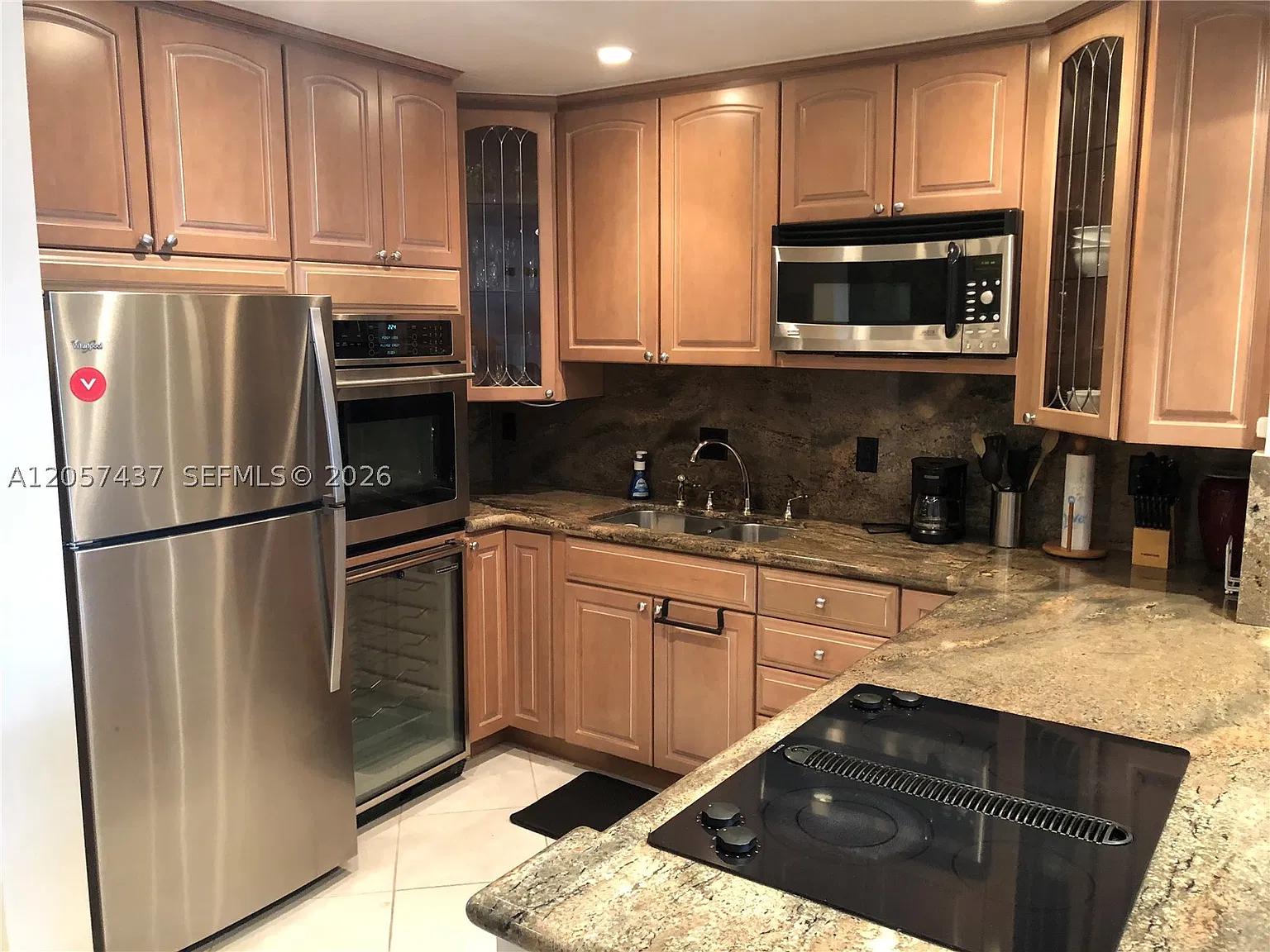 2 bed, 1200 sqft, $2,400 — Photo 2