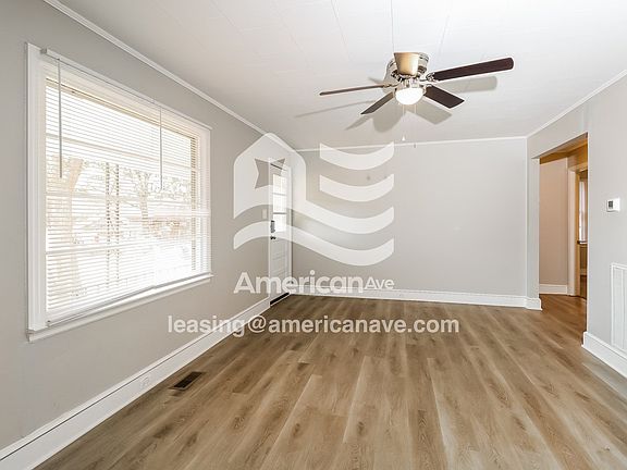 1588141_005_wm_-_living_room_13309402.jpg