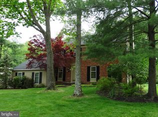 2 Hunters Run Dr, Spring House, PA 19477